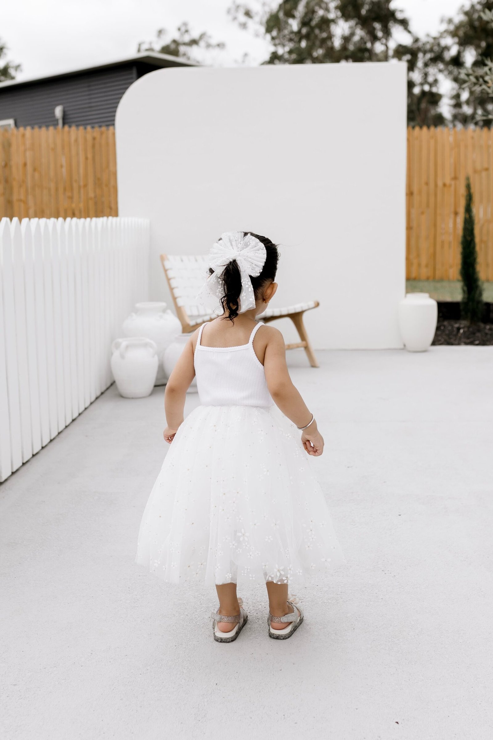 Large Tulle Sailor Bow - Golden Daisies
